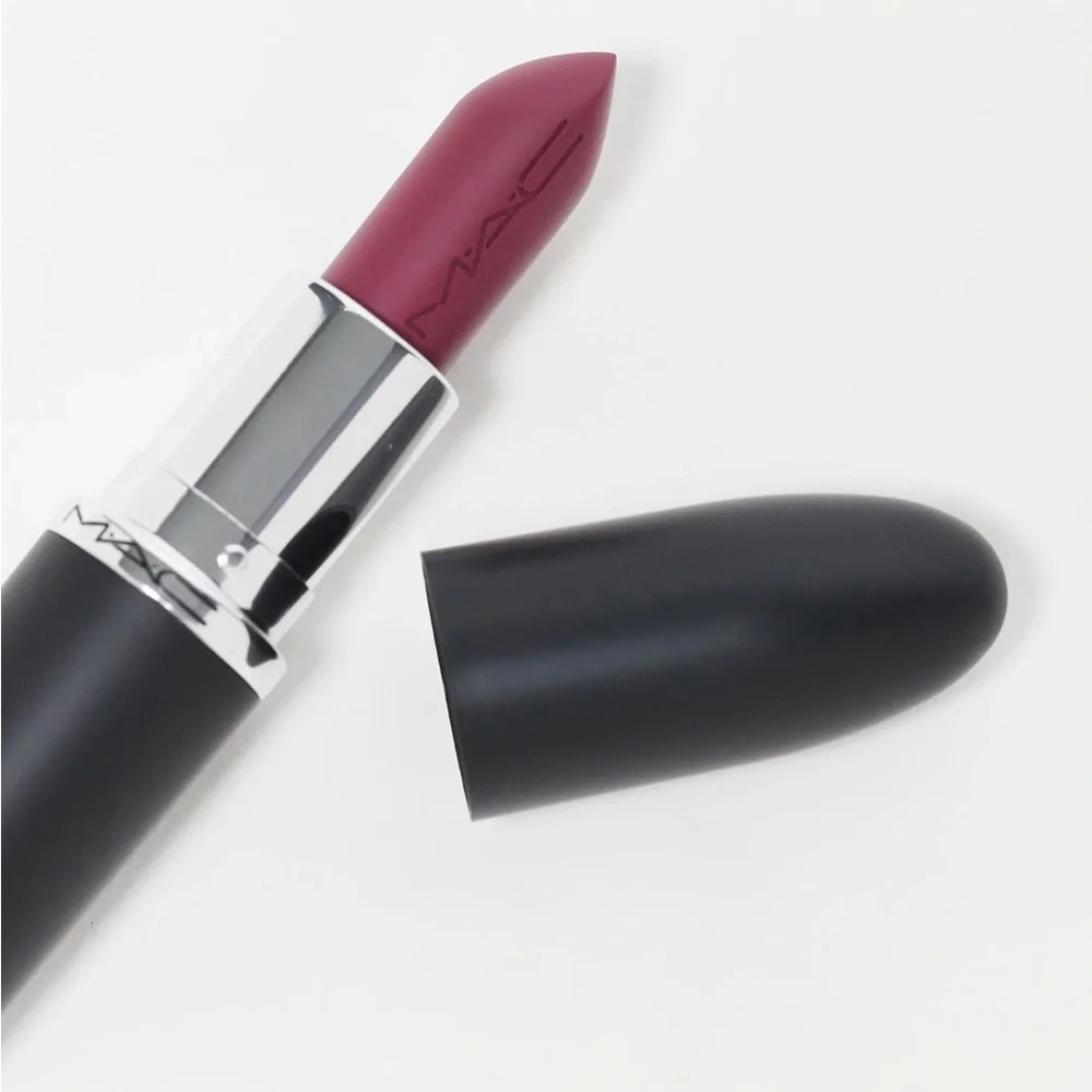 🌟 AMOROUS a MAC SATIN LIPSTICK. RETAIL $25. ** NEW IN THE BOX. FULL SIZE. - Picture 7 of 10